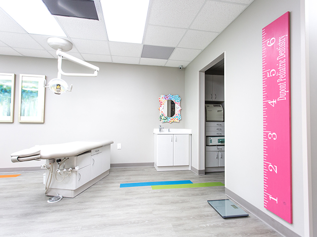 Pediatric Dentist Dr. Jenna Schulten in Louisville, KY. kids playing a game
